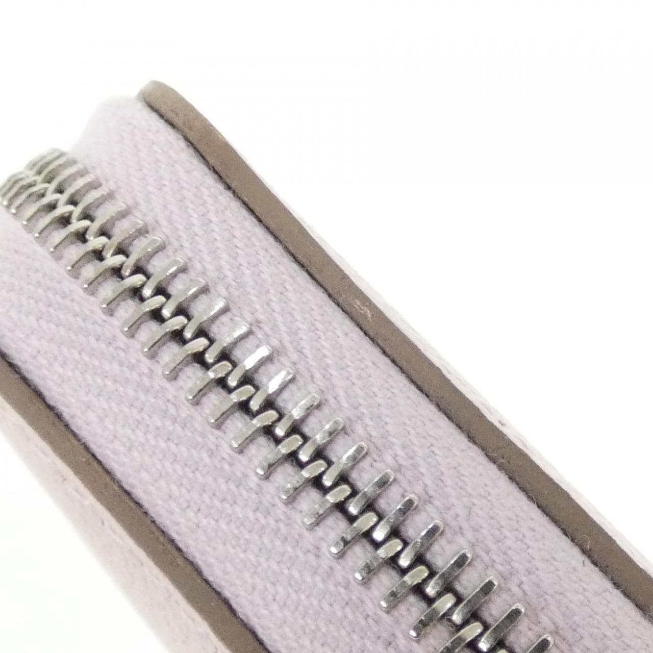 エルメス AUNAGE RODEO DES COWGIRLS シルク イン コンパクト 085272CK 財布