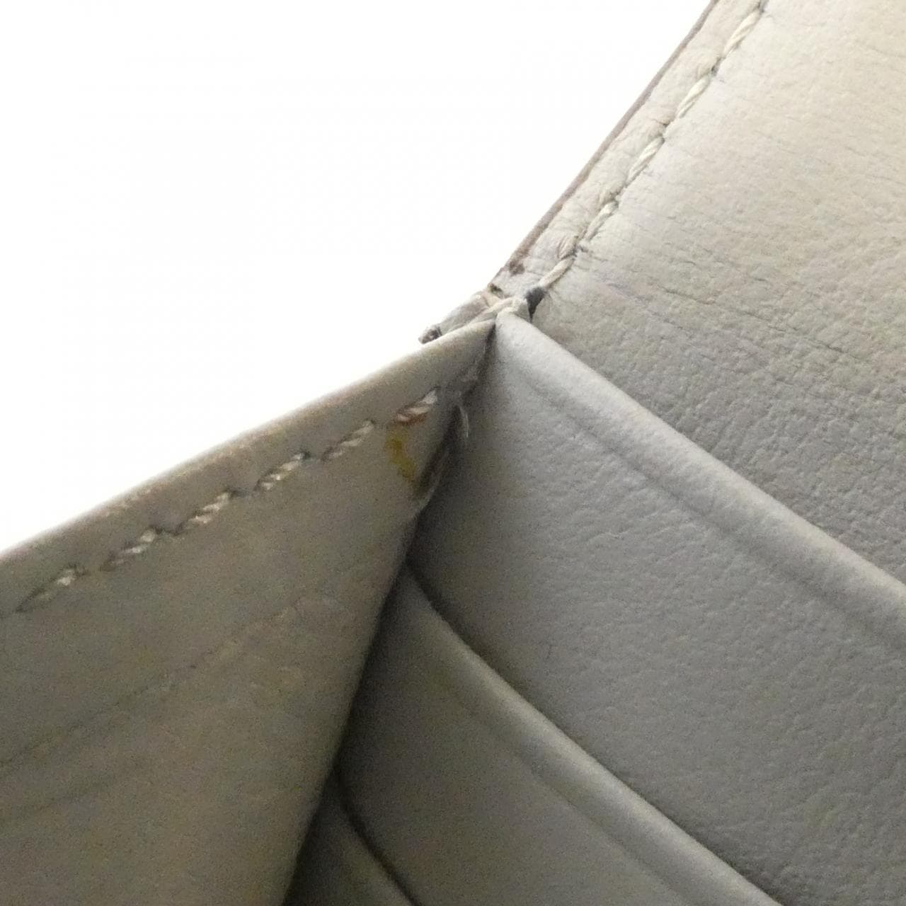 フェンディ ピーカブー 8M0377 SFH 財布