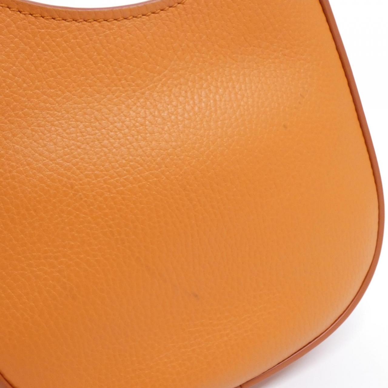 トッズ OBOE XBWAORS9000P6YG616 バッグ