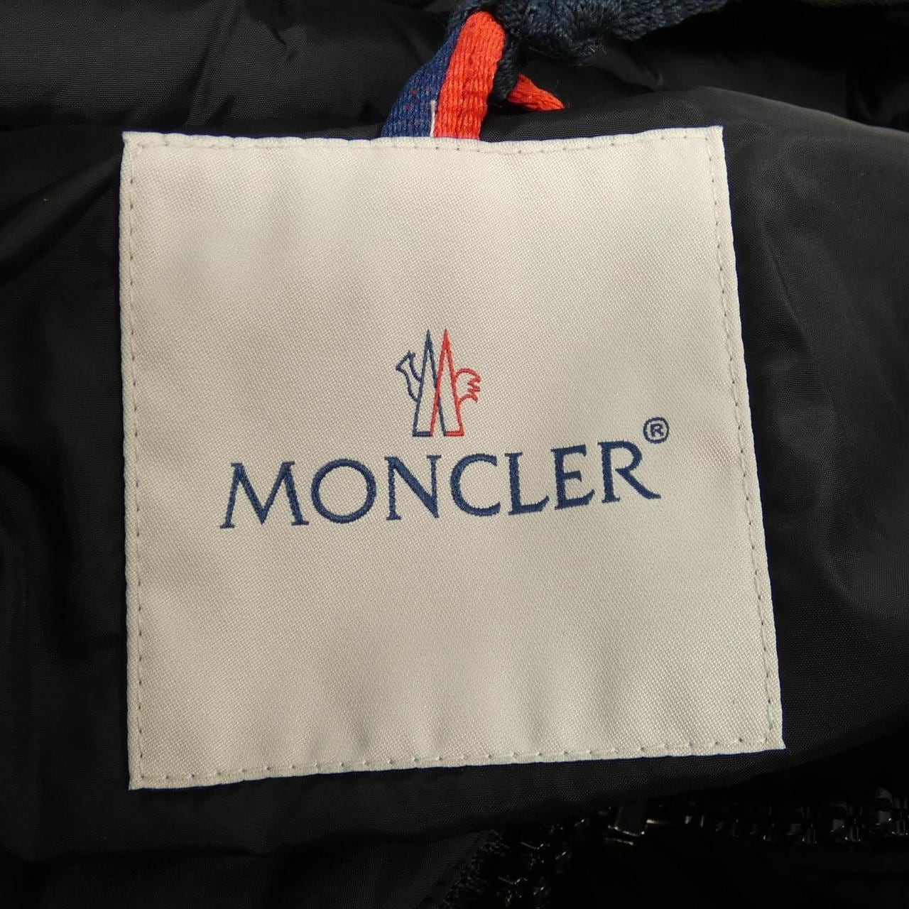 モンクレール MONCLER ダウンジャケット