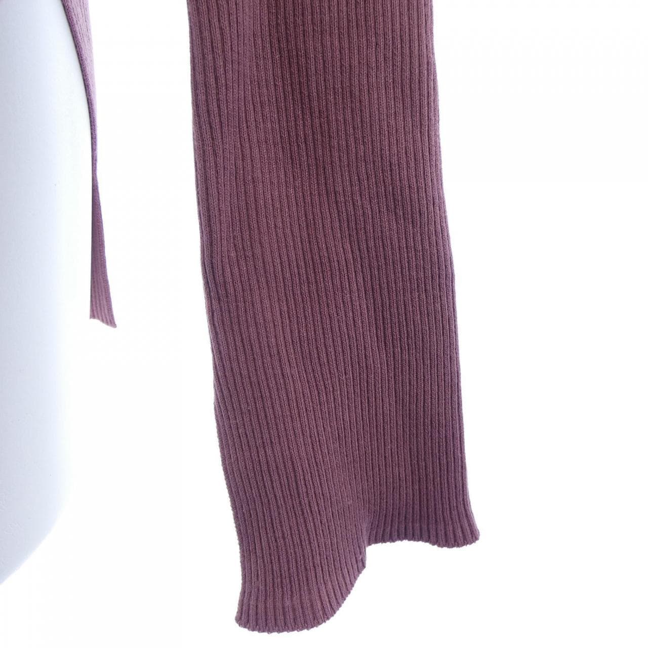 オーラリー AURALEE トップス