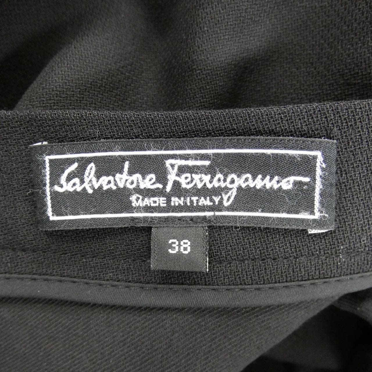 サルヴァトーレフェラガモ SALVATORE FERRAGAMO スカート