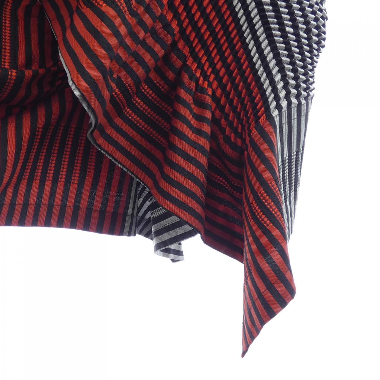 イッセイミヤケ ISSEY MIYAKE IM83FG019 スカート