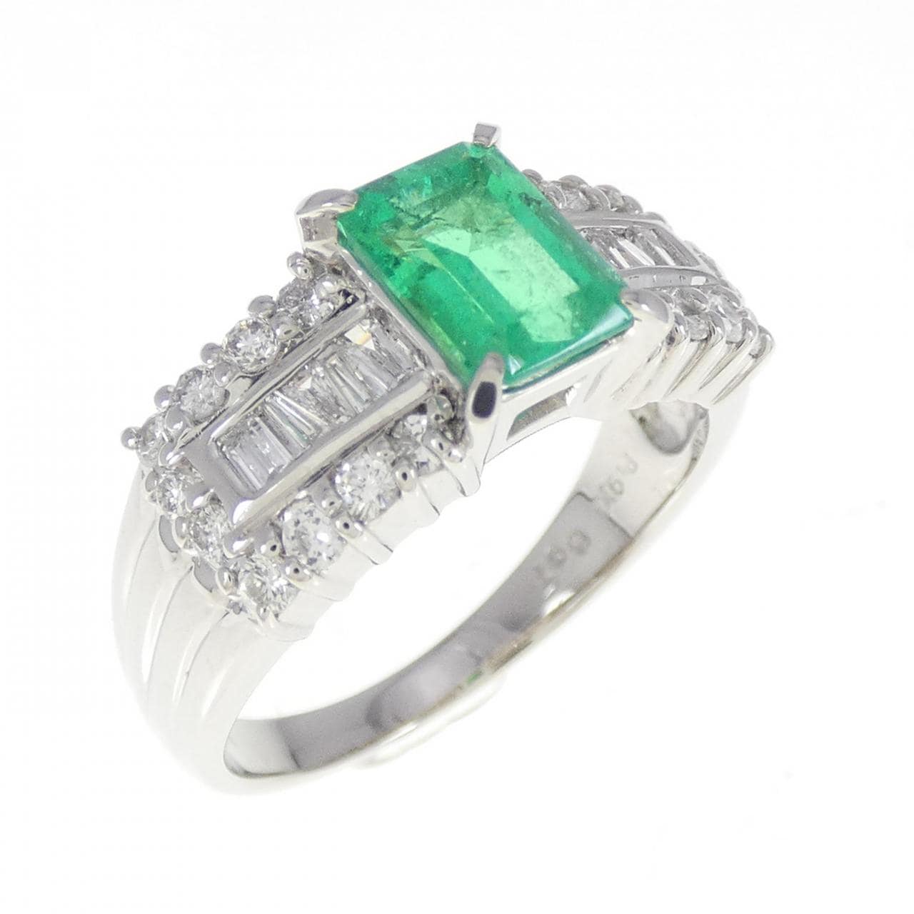 PT900 エメラルド リング 0.97CT