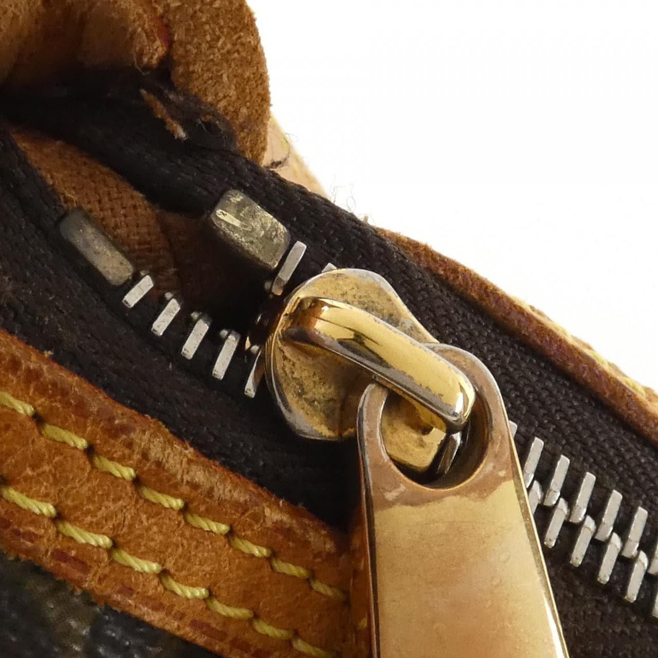 ルイヴィトン モノグラム ティカル GM M40077 ショルダーバッグ