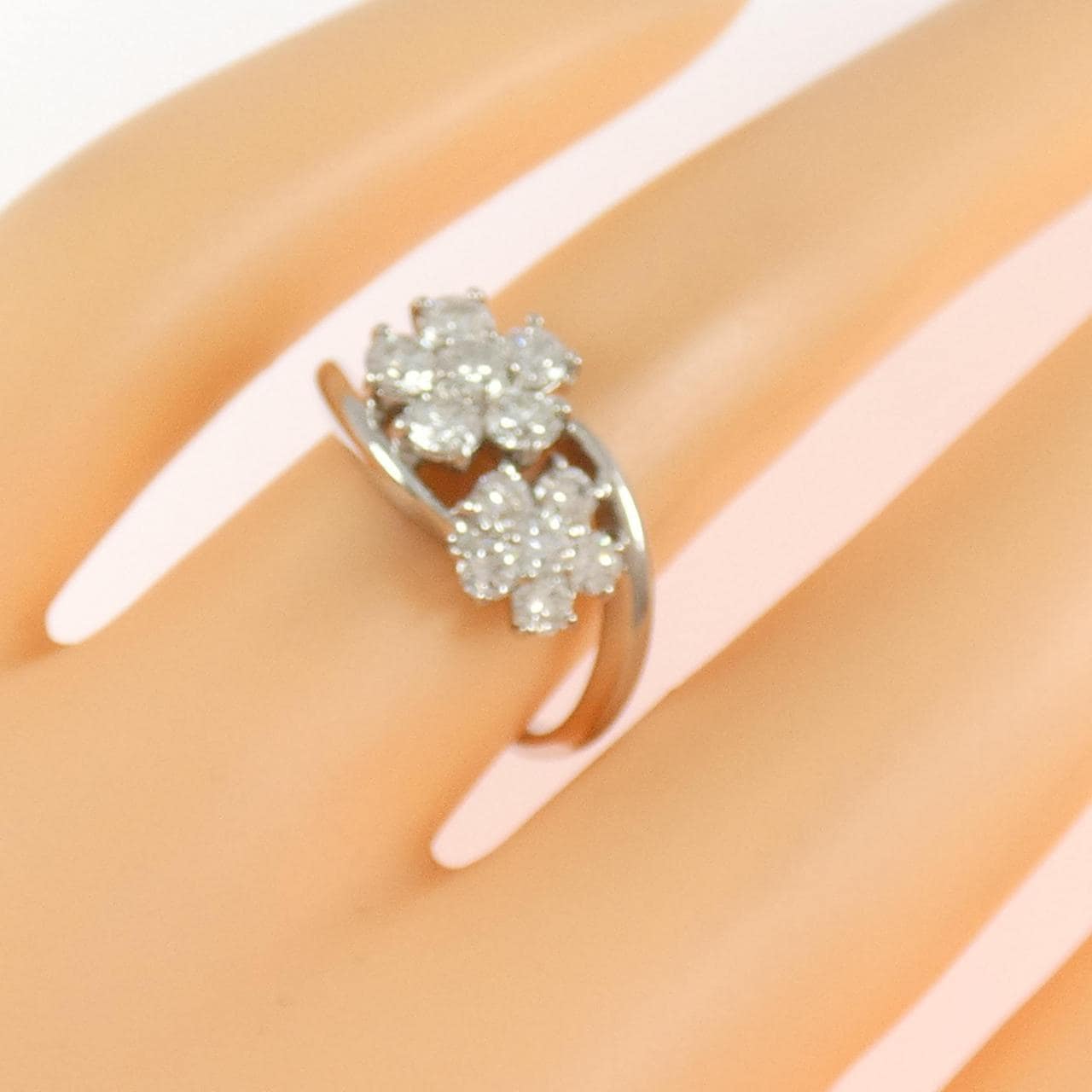 PT900 フラワー ダイヤモンド リング 1.00CT