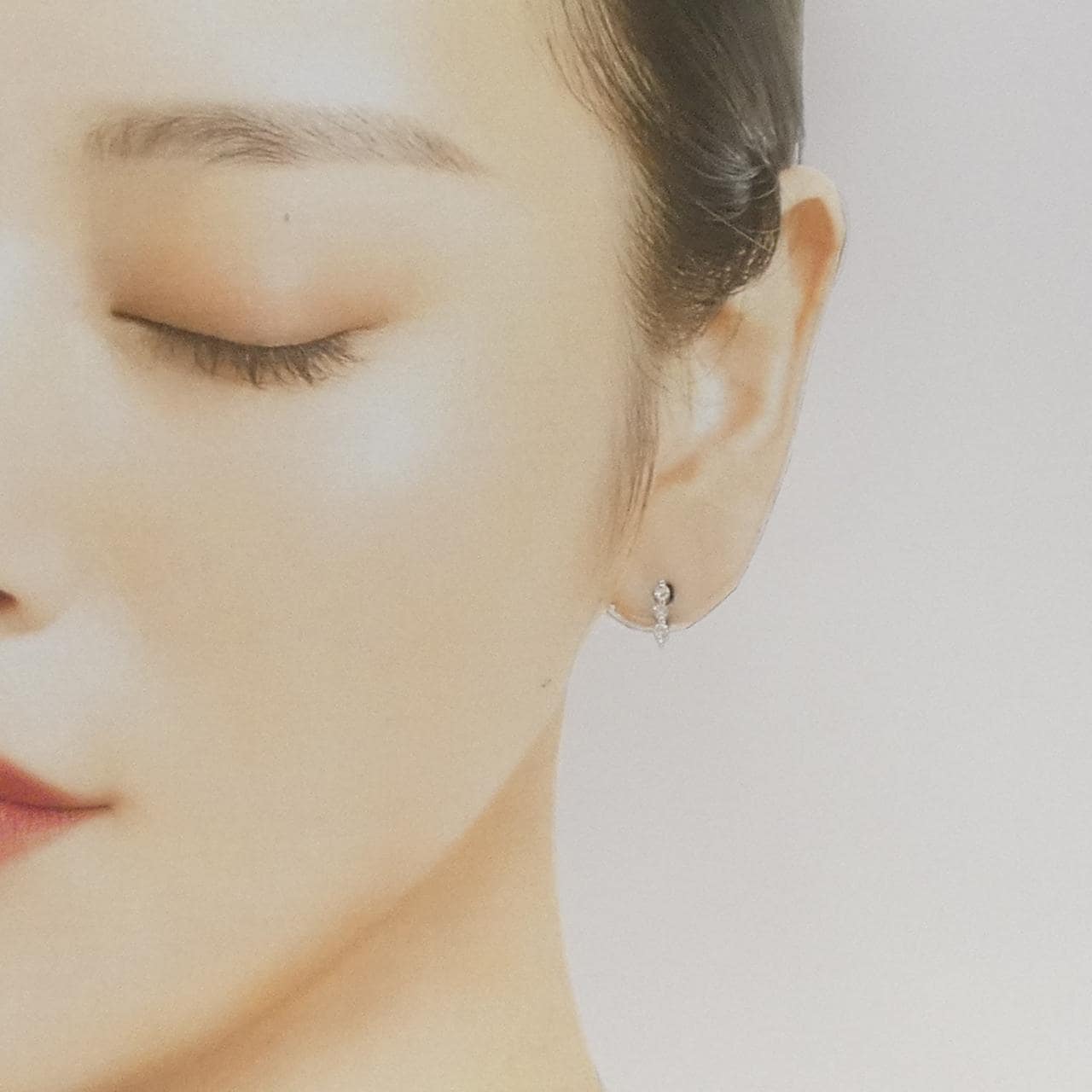 K18WG スリーストーン ダイヤモンド ピアス 0.20CT