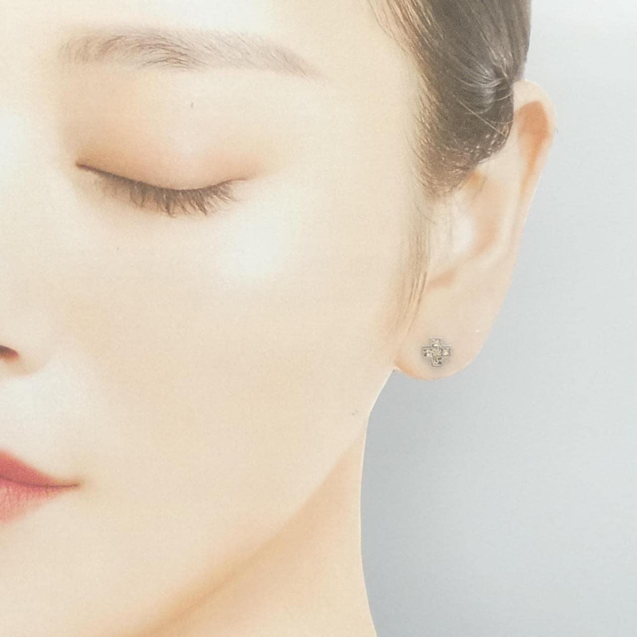 K18WG ダイヤモンド ピアス