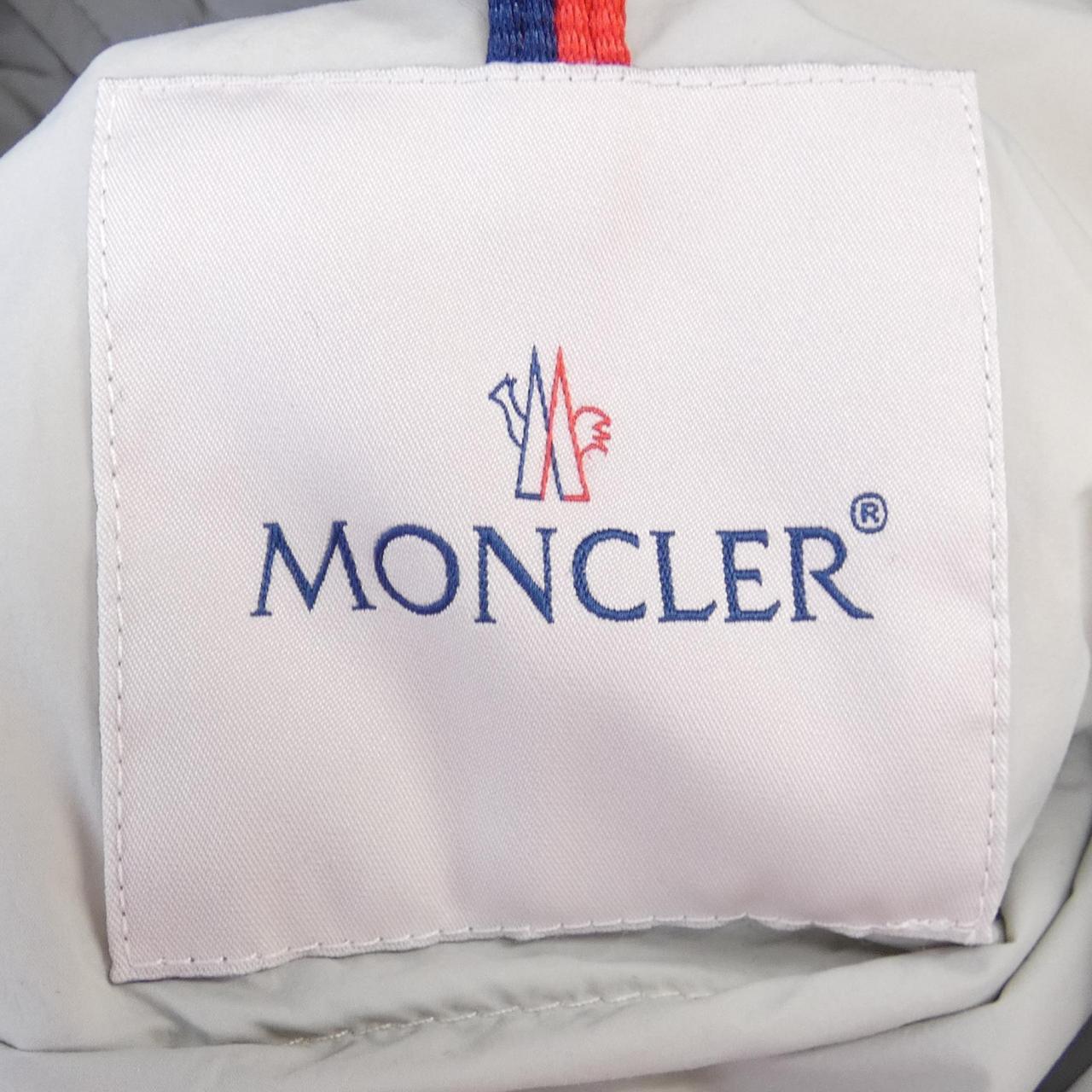 モンクレール MONCLER ダウンジャケット