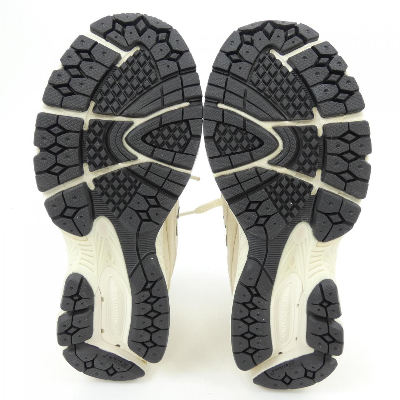 ニューバランス NEW BALANCE M2002RCC スニーカー