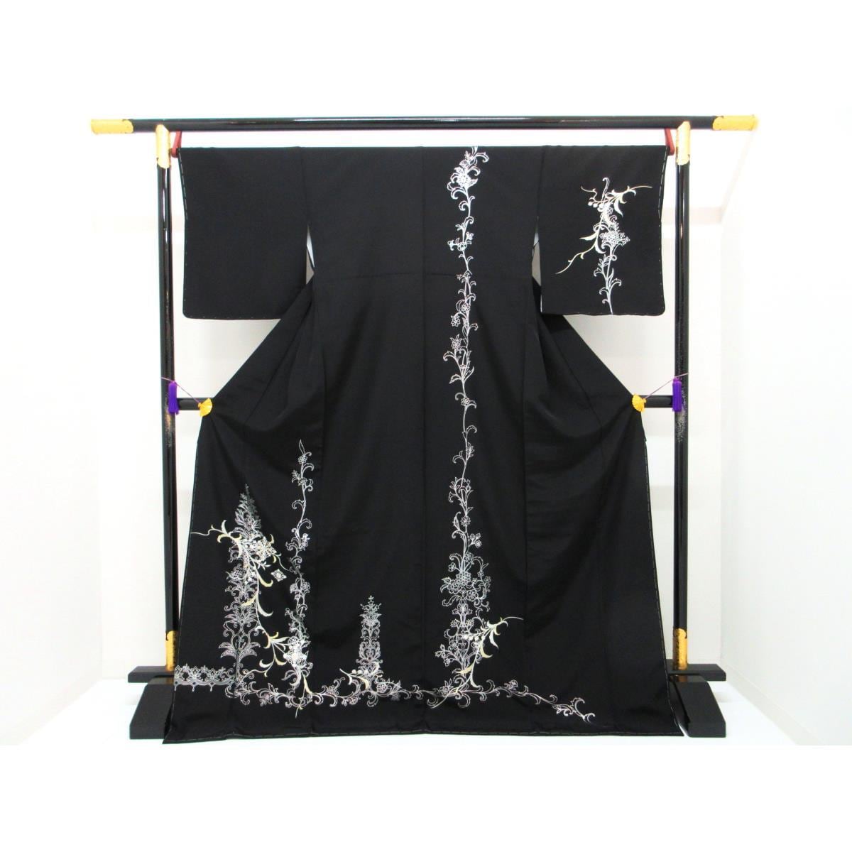 【未使用品】訪問着　銀彩加工　刺繍入り