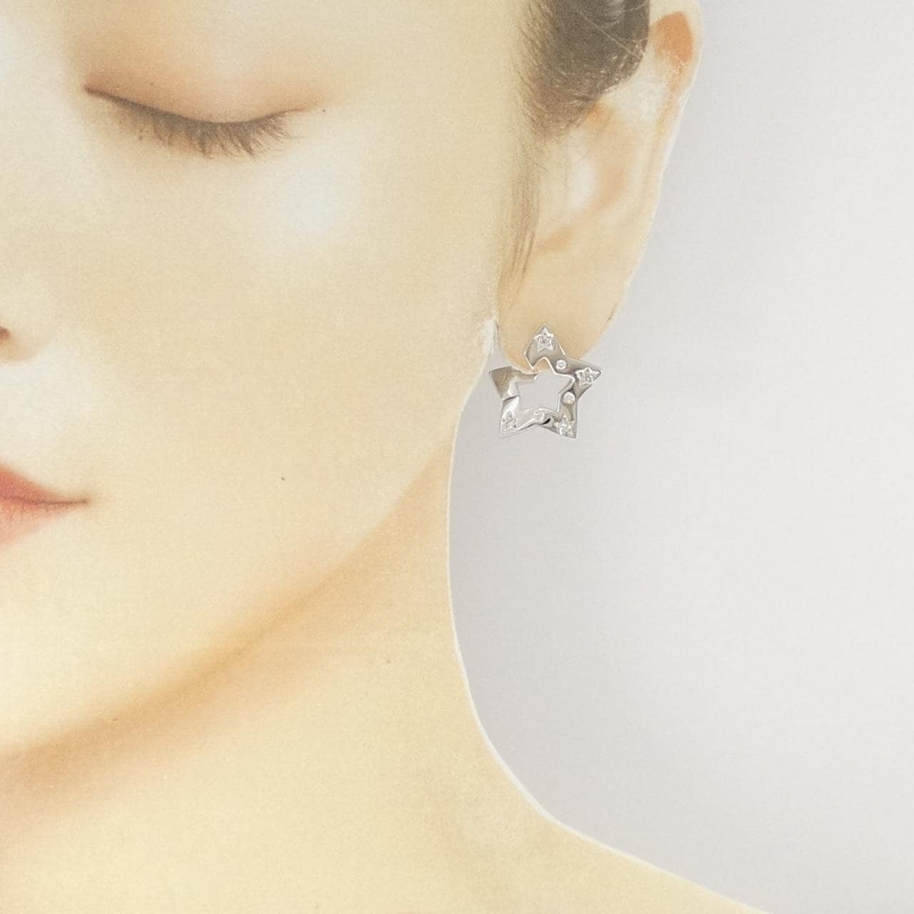 K18WG スター ダイヤモンド ピアス 0.20CT
