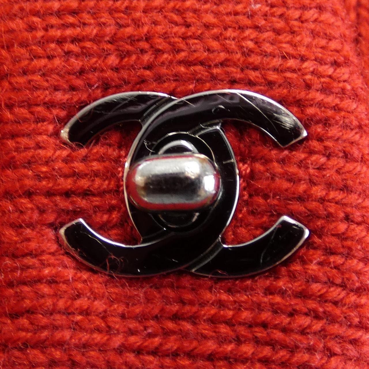 シャネル CHANEL ターンロック P39175K02744 カーディガン
