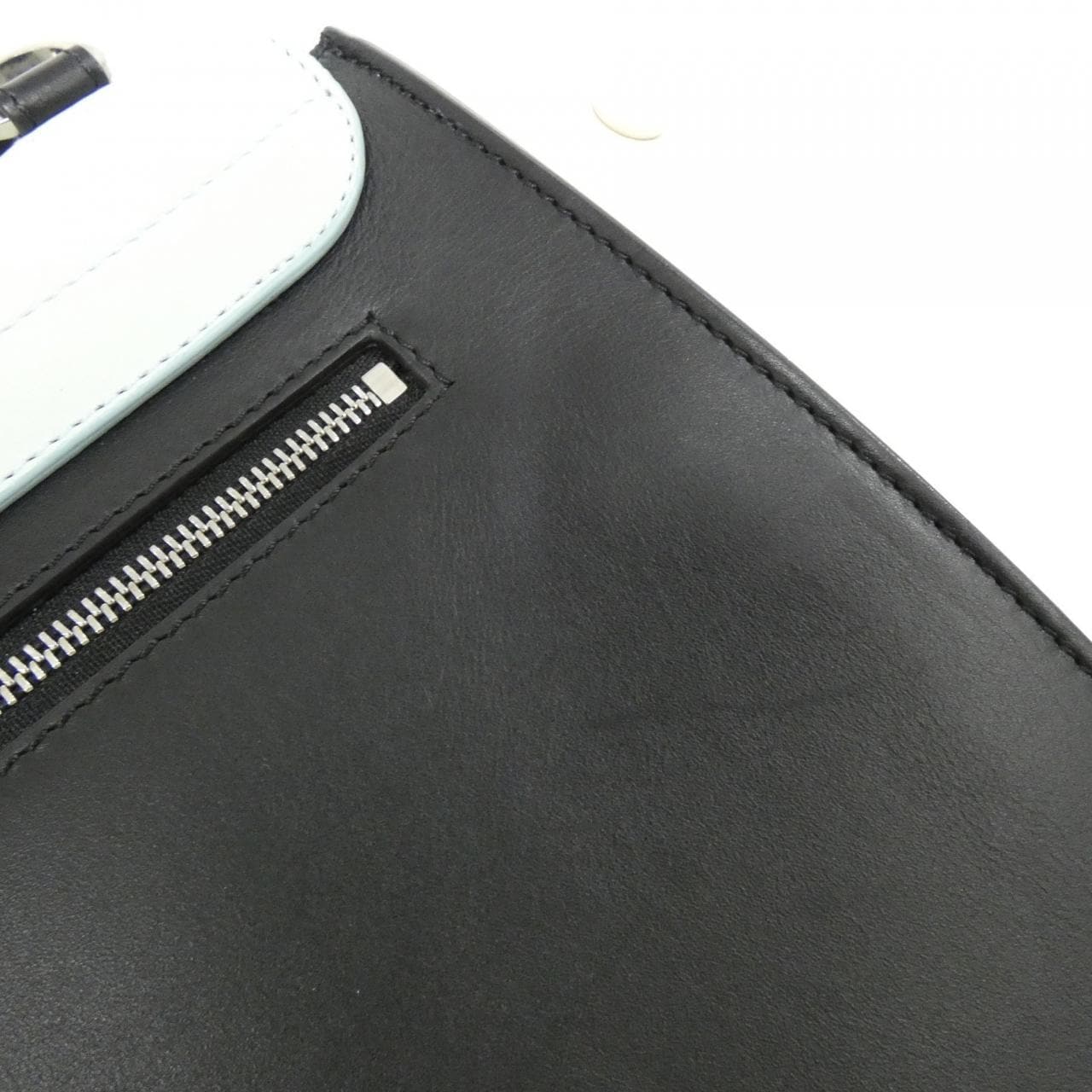 セリーヌ トラぺーズ 169543QTF バッグ