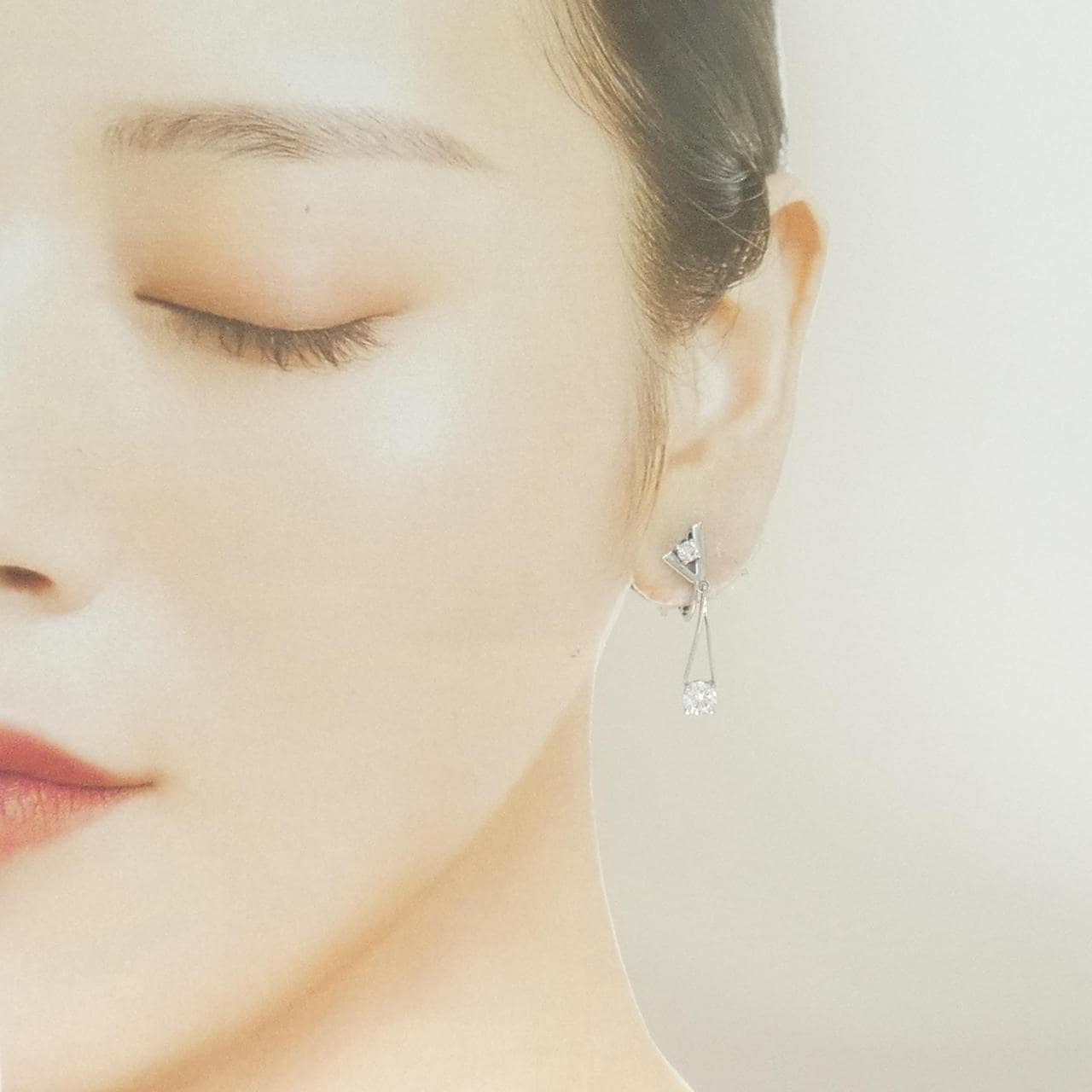 PT900/K14WG鑽石耳夹1.06克拉