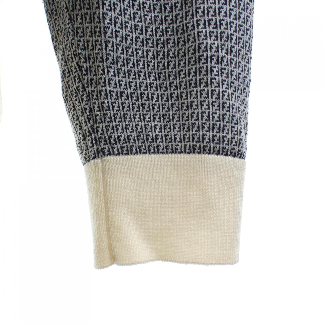 フェンディ FENDI FZY458 AH3C ニット