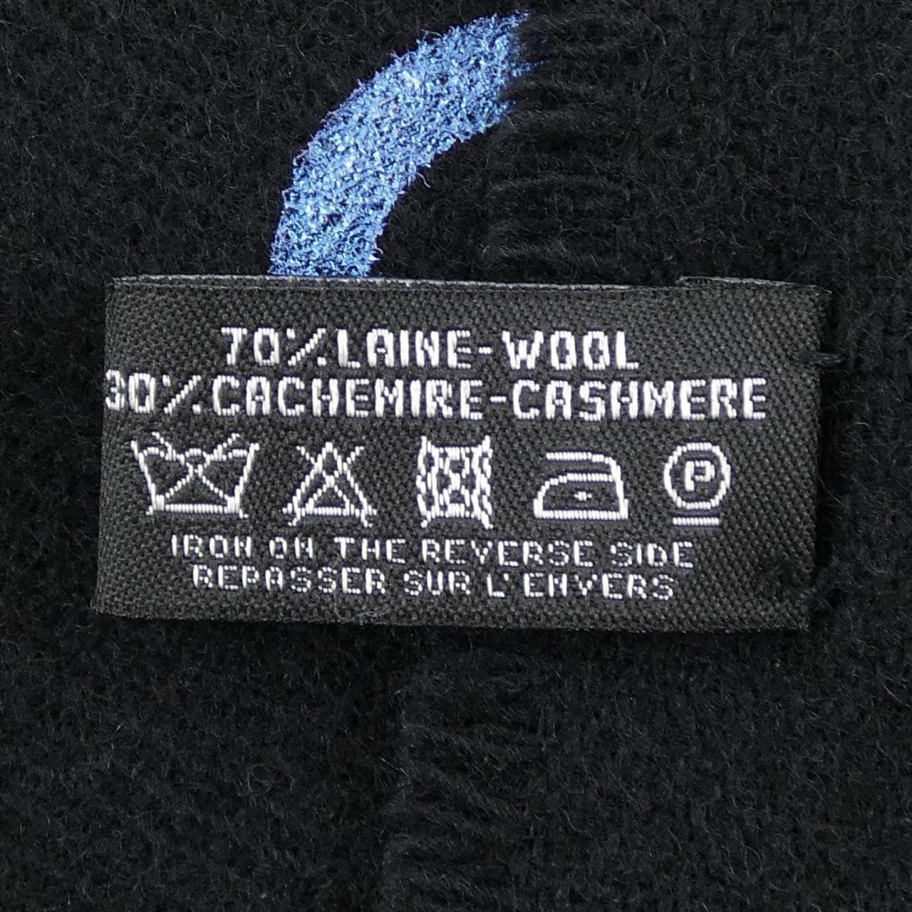 CHANEL MUFFLER