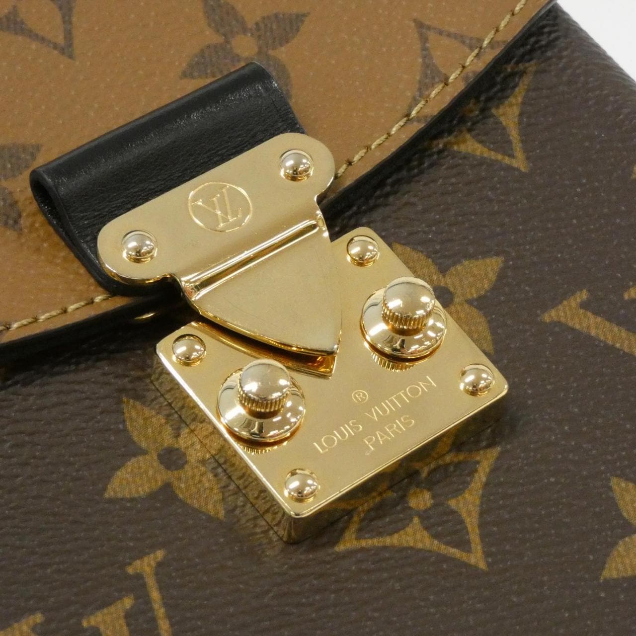 LOUIS VUITTON Monogram Reverse Camera Box M82465 Shoulder Bag