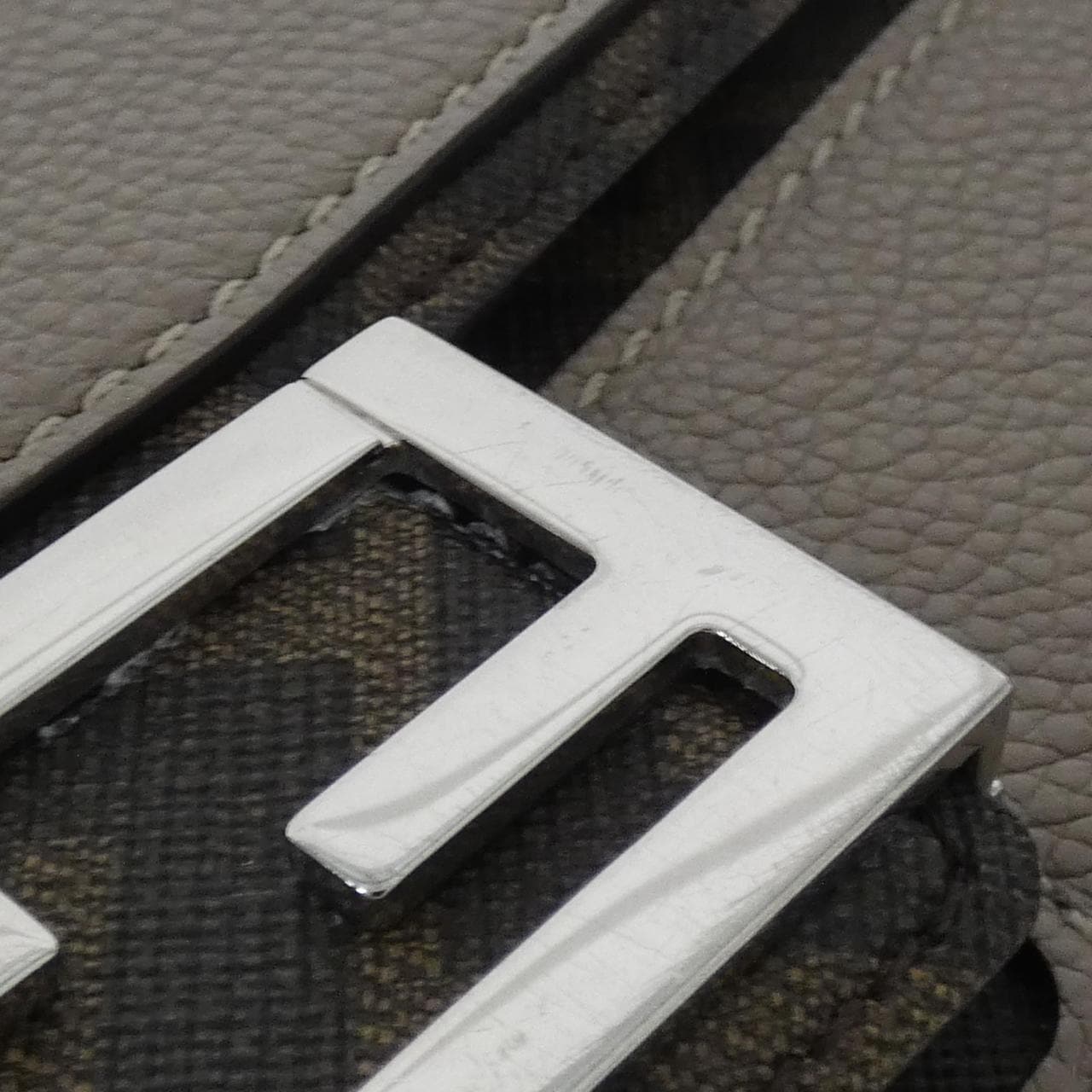 フェンディ バゲット ソフト トランク 7VA565 AQWH バッグ