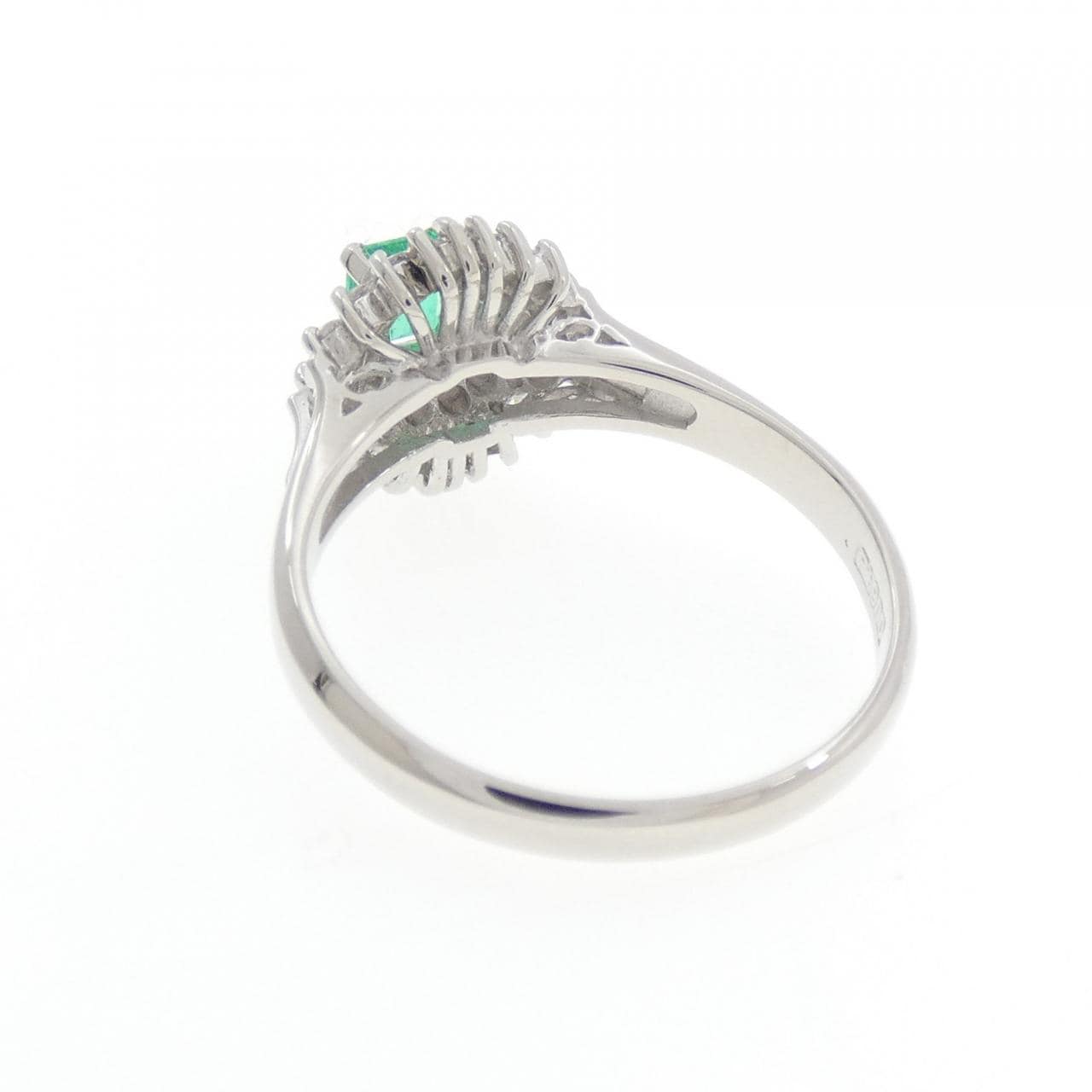 PT900 エメラルド リング 0.22CT