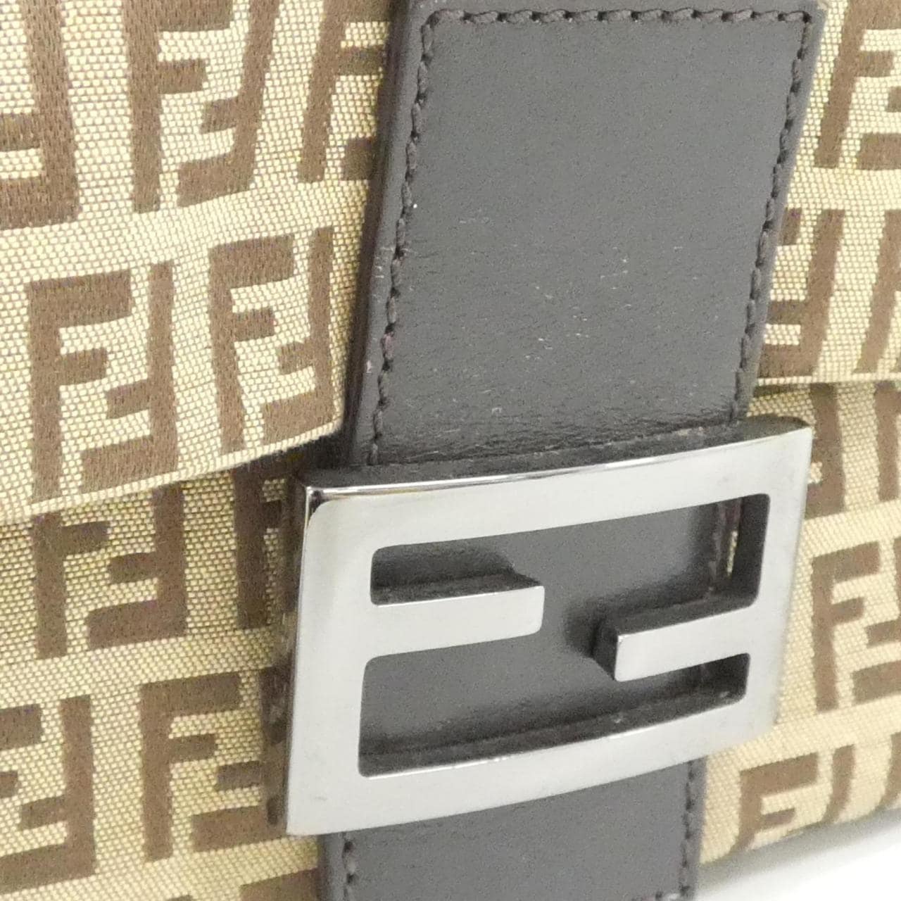 【ヴィンテージ】フェンディ マンマ バゲット 8BR001 NY1 ショルダーバッグ