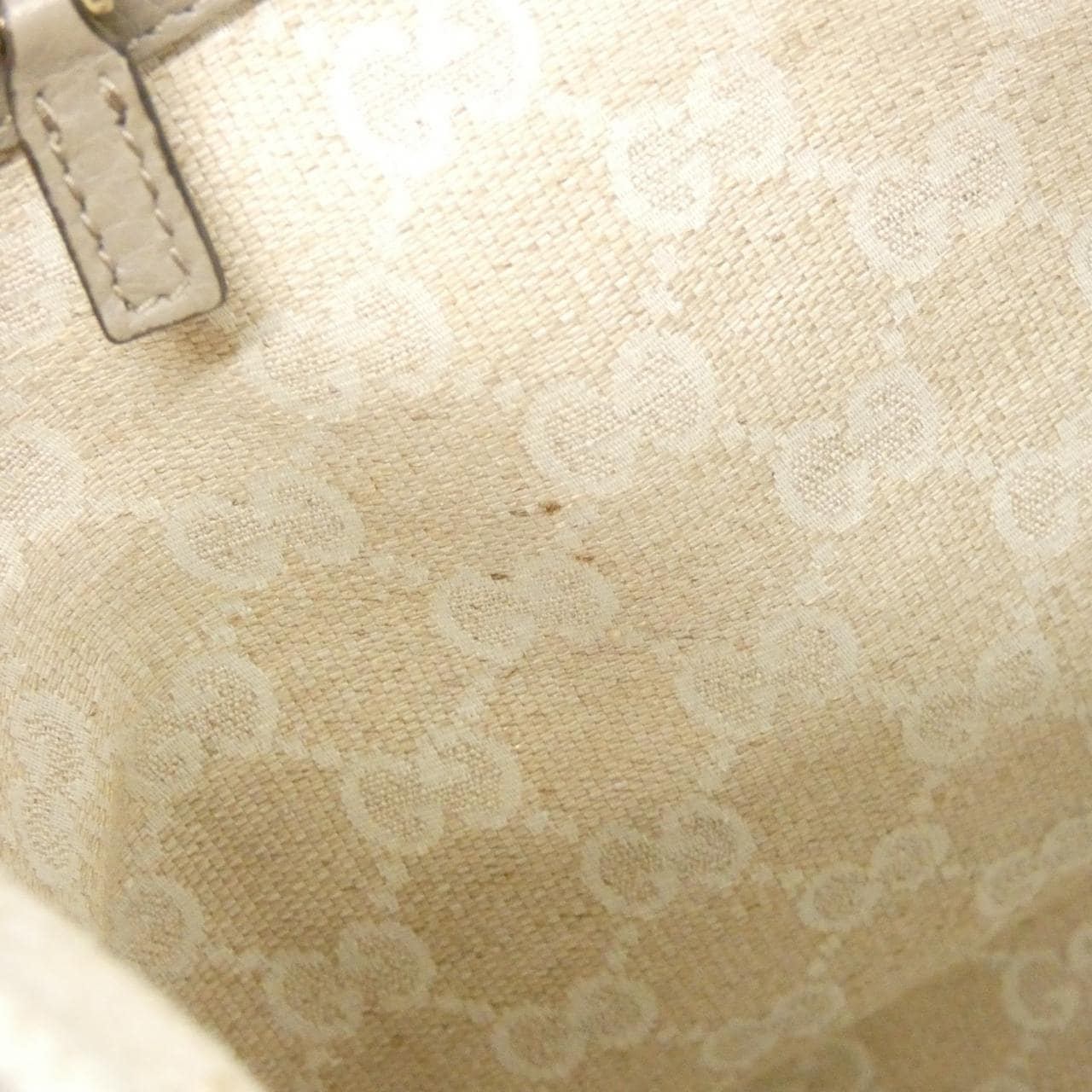 グッチ 282317 A7M0G バッグ