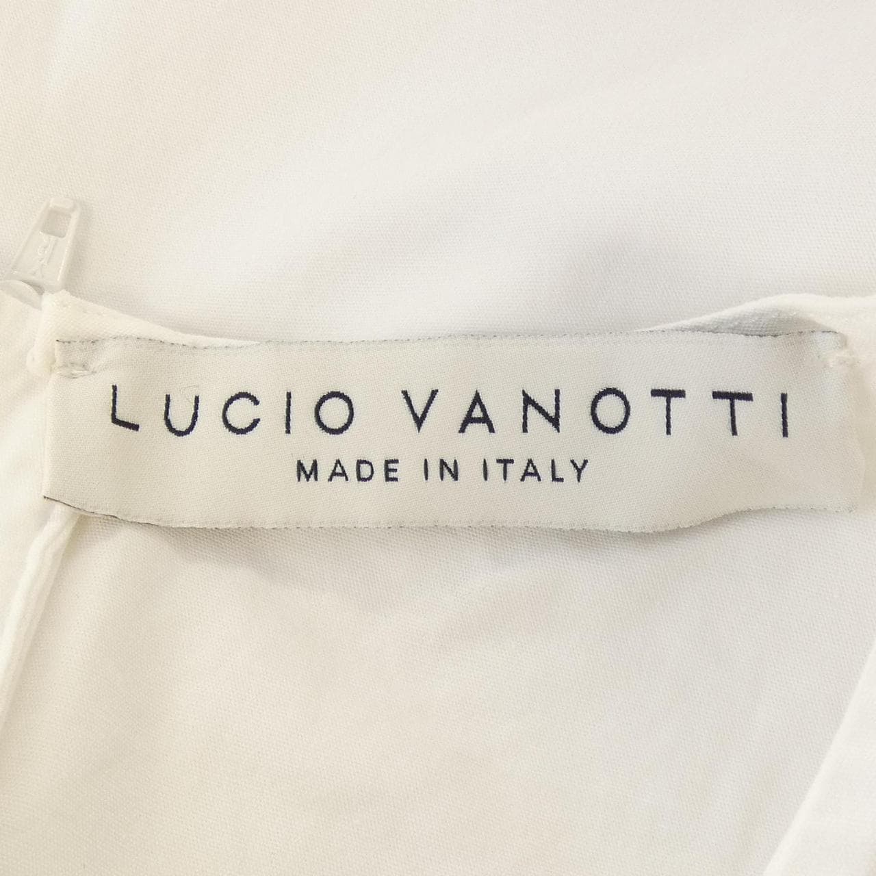 LUCIO VANOTTI トップス