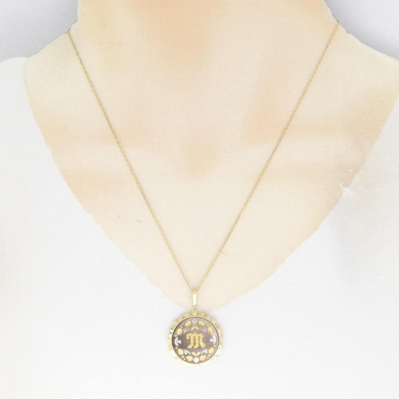 MIKIMOTO mother of pearl necklace