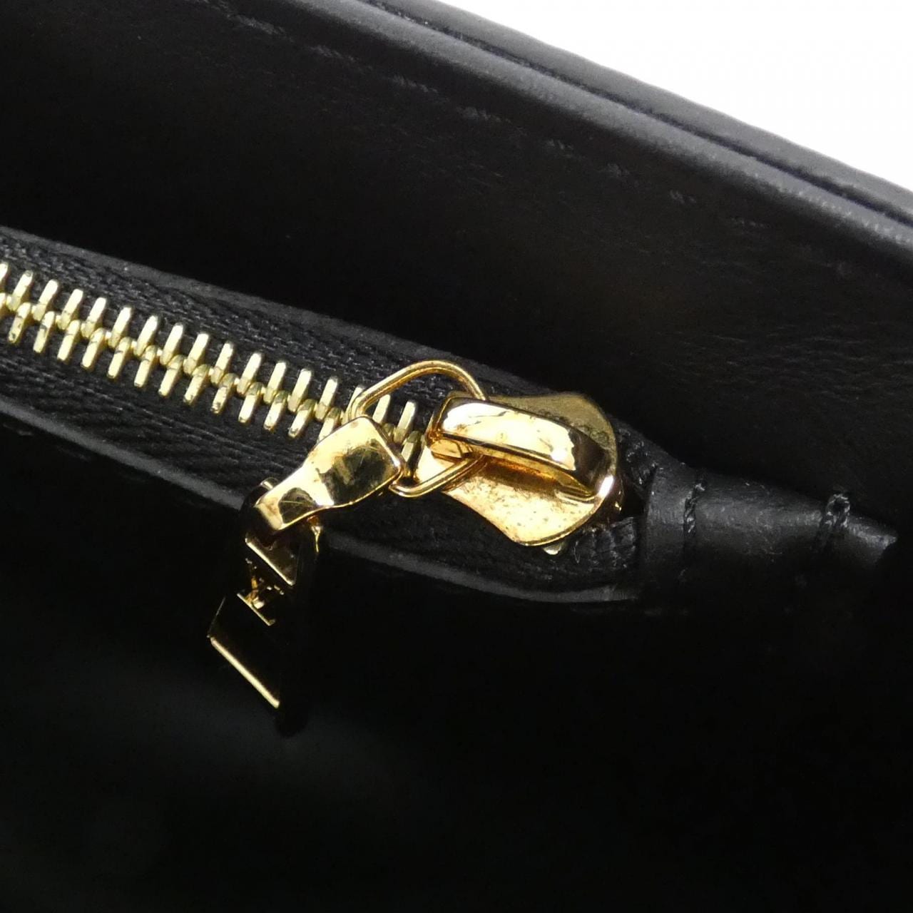 ルイヴィトン エピ ツイスト MM M20834 ショルダーバッグ