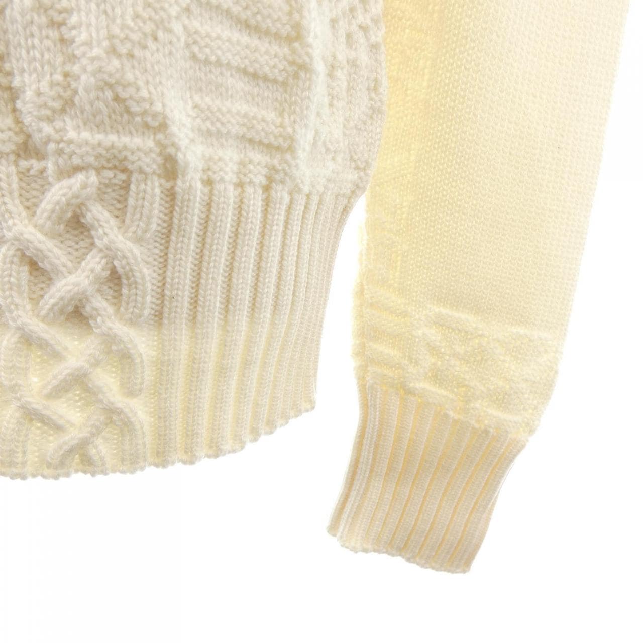 ヴェルサーチェ VERSACE A82702 ニット