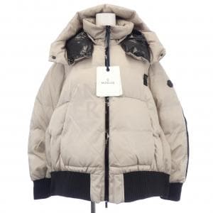 モンクレール MONCLER ダウンジャケット