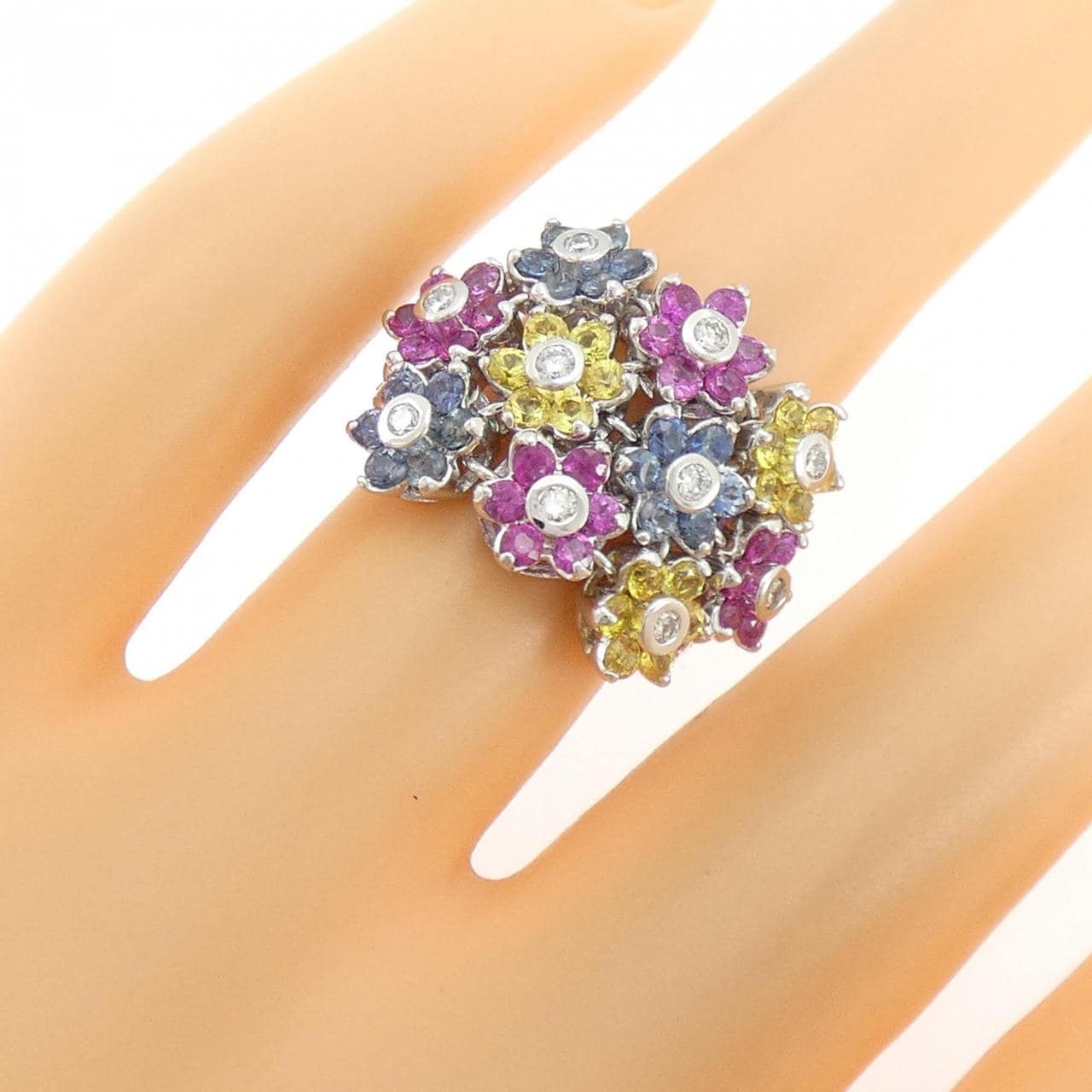 K18WG フラワー サファイヤ リング 1.95CT