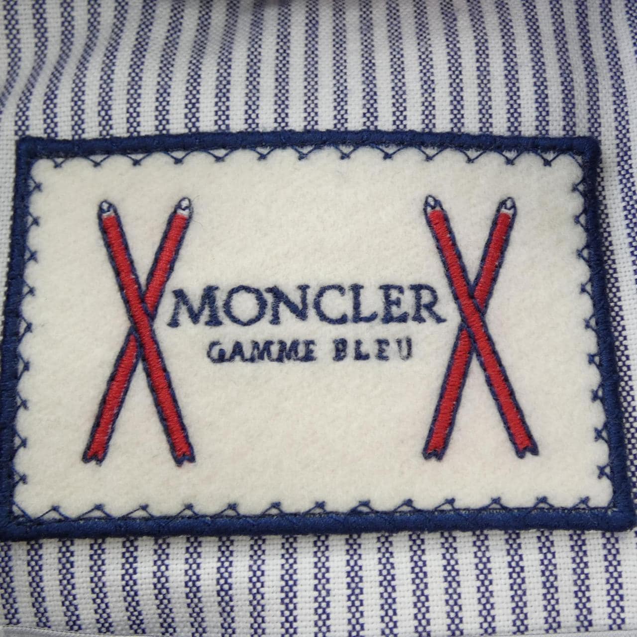 モンクレールガムブルー MONCLER GAMMEBLEU B2-391-43342-80-78815 ダウンベスト