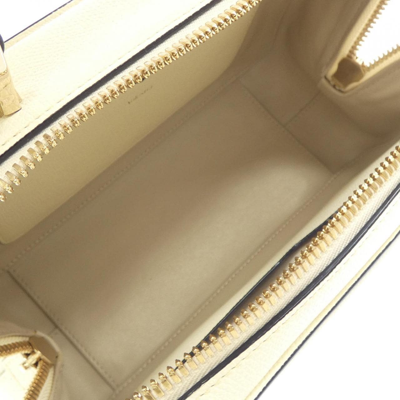 ヴァレクストラ VALEXTRA セリエエッセ BAG
