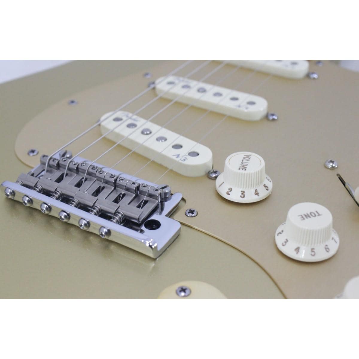 ＦＥＮＤＥＲ　ＡＭＥＲＩＣＡＮ　ＤＥＬＵＸＥ　ＳＴ