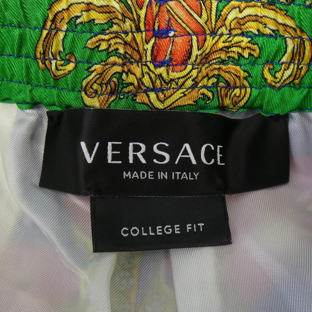 ヴェルサーチェ VERSACE A86432 1F01176 ショートパンツ