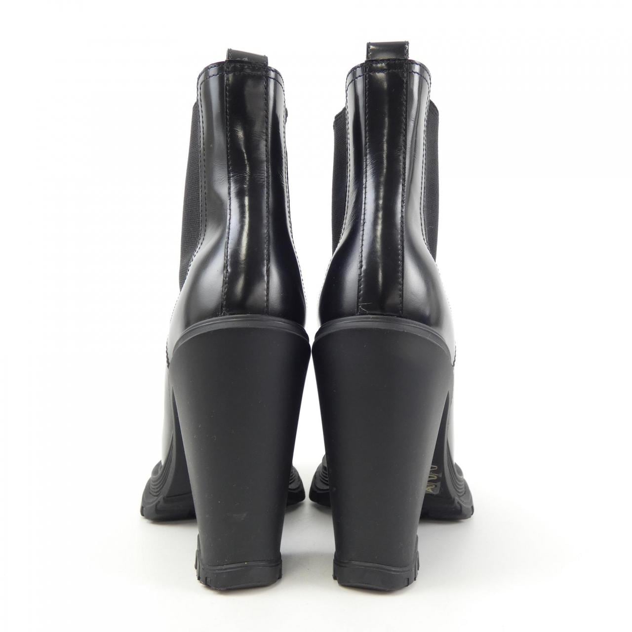 ALEXANDER McQUEEN ALEXANDER McQUEEN Boots