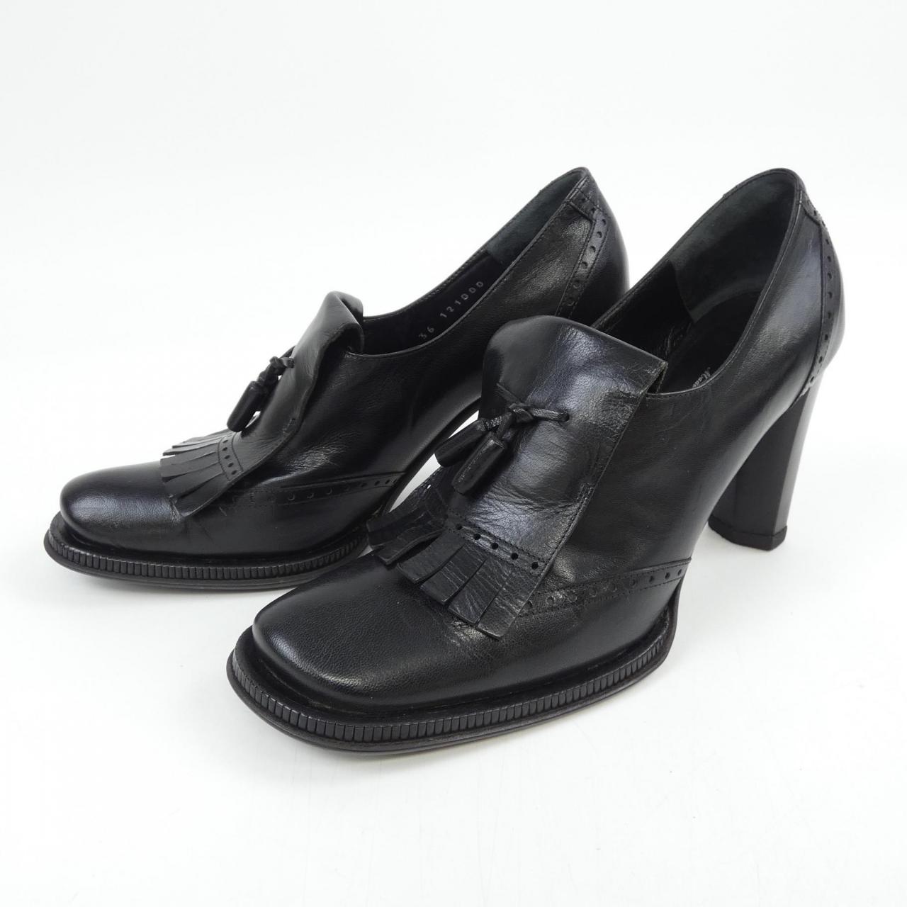 ポリーニ POLLINI パンプス