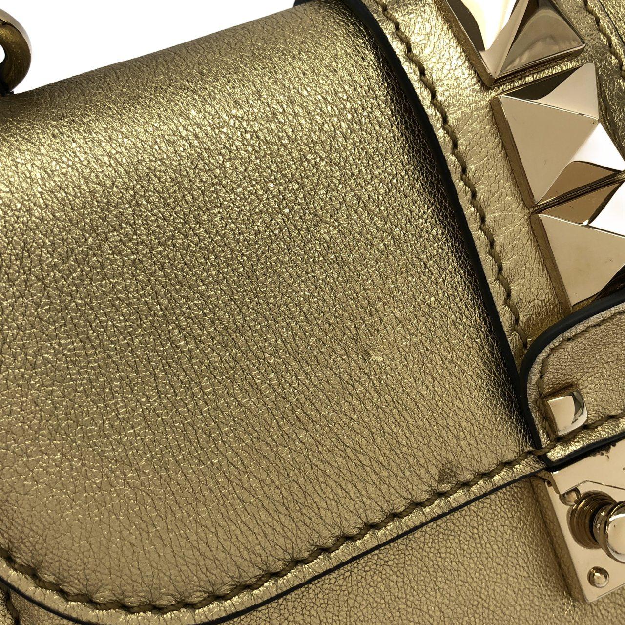 ヴァレンティノガラヴァーニ バッグ