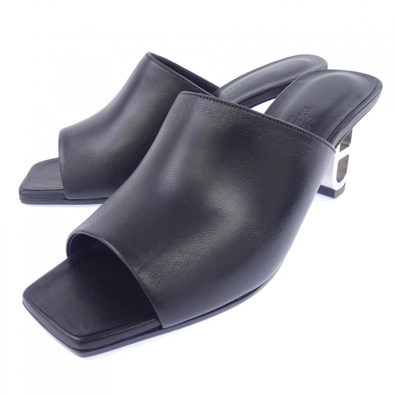 エルメス HERMES アイコニック ICONIQUE シェーヌダンクル 241082Z サンダル