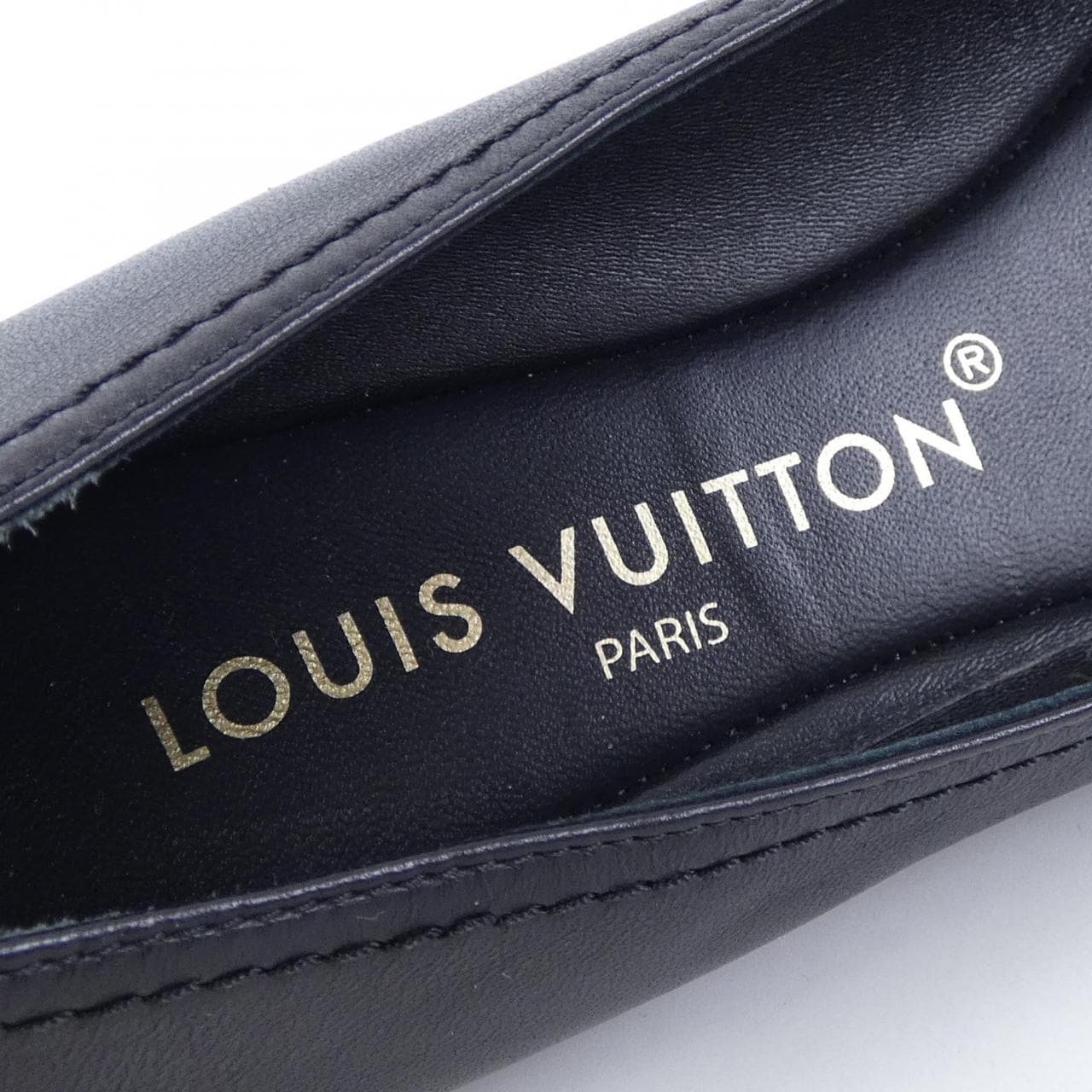 LOUIS VUITTON VUITTON flat shoes