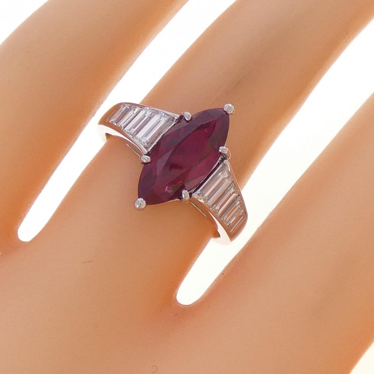 PT900 ヴィヴィッドレッド ルビー リング 2.19CT タイ産