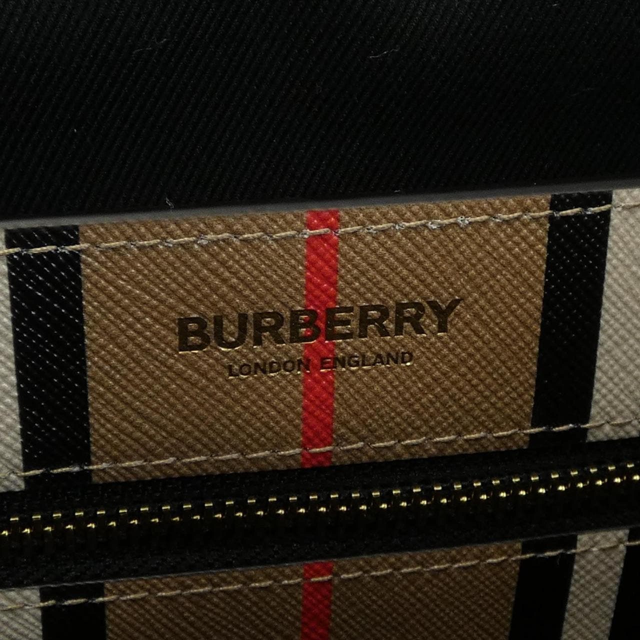 BURBERRY包