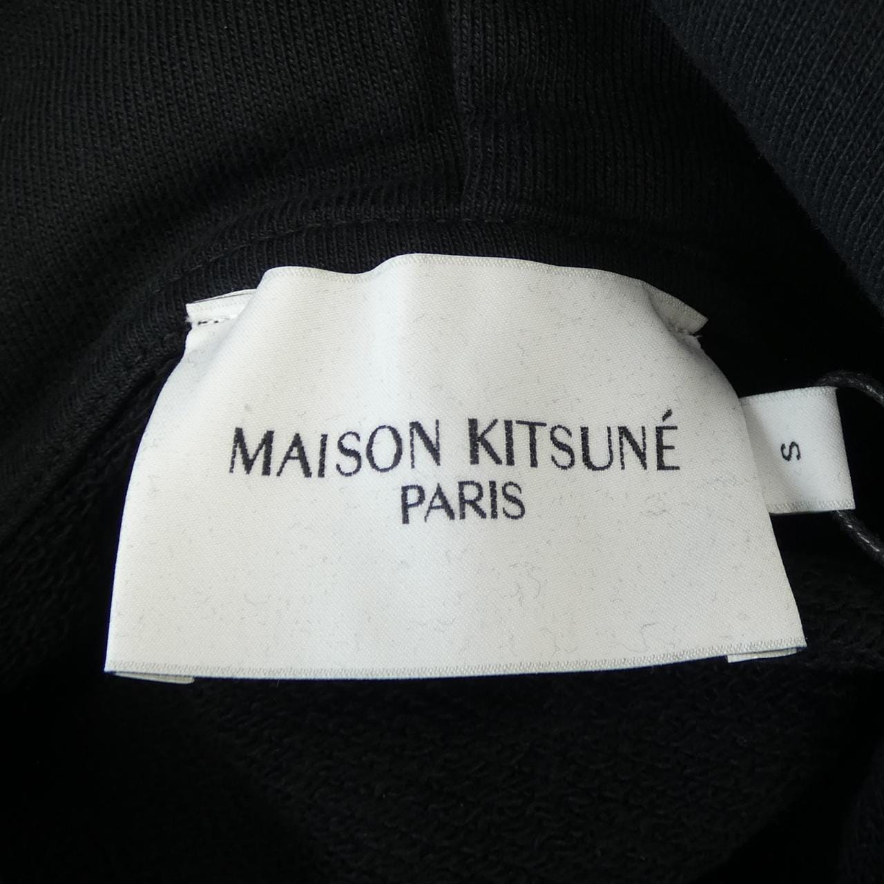 メゾンキツネ MAISON KITSUNE IU00353KM0001 パーカー