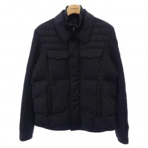 モンクレール MONCLER ダウンジャケット