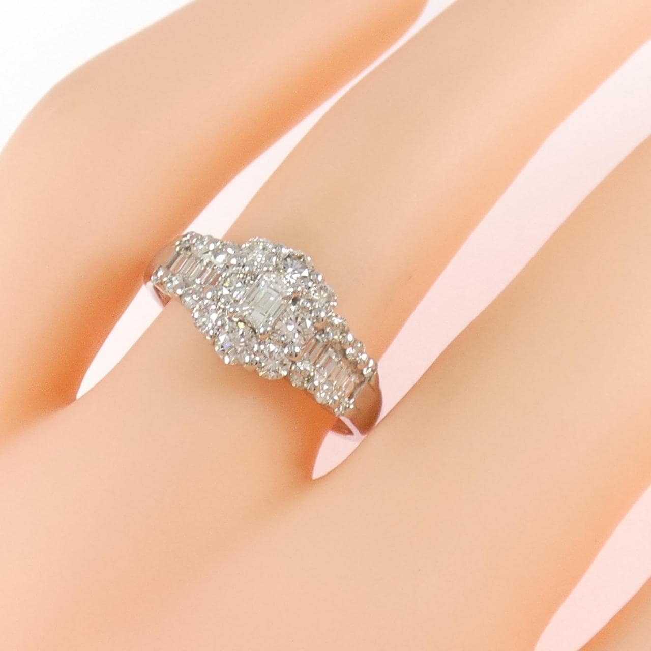 PT900 ダイヤモンド リング 1.00CT
