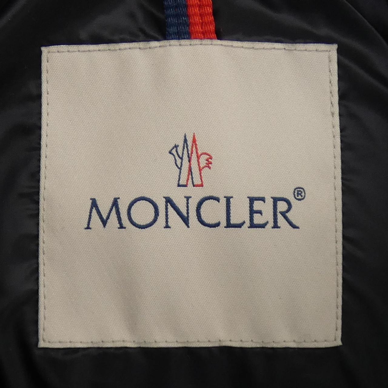 モンクレール MONCLER ダウンジャケット