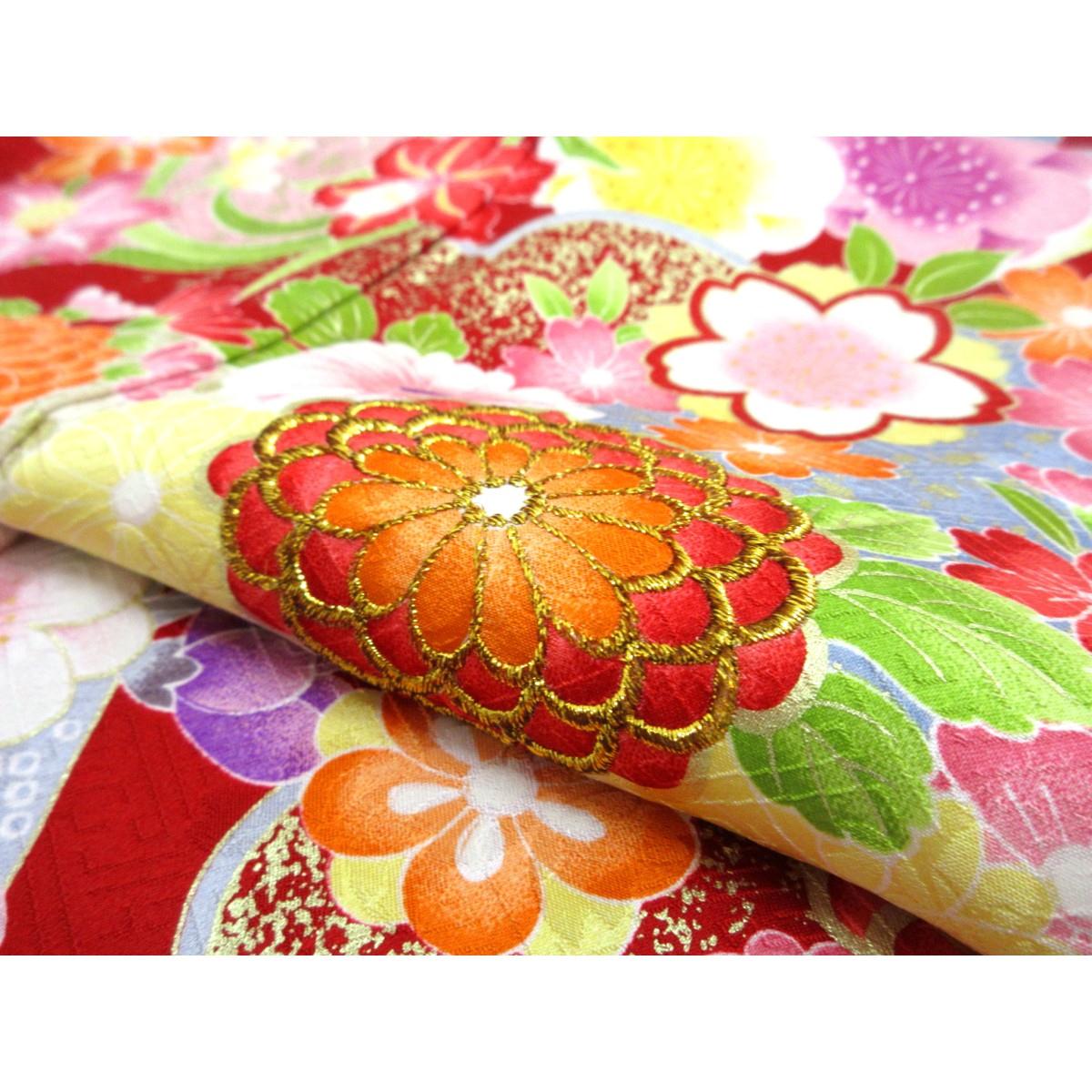 振袖　友禅金彩加工　刺繍入り