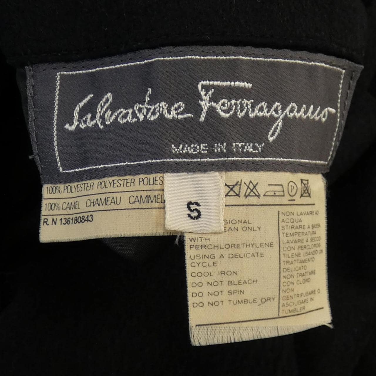 サルヴァトーレフェラガモ SALVATORE FERRAGAMO コート