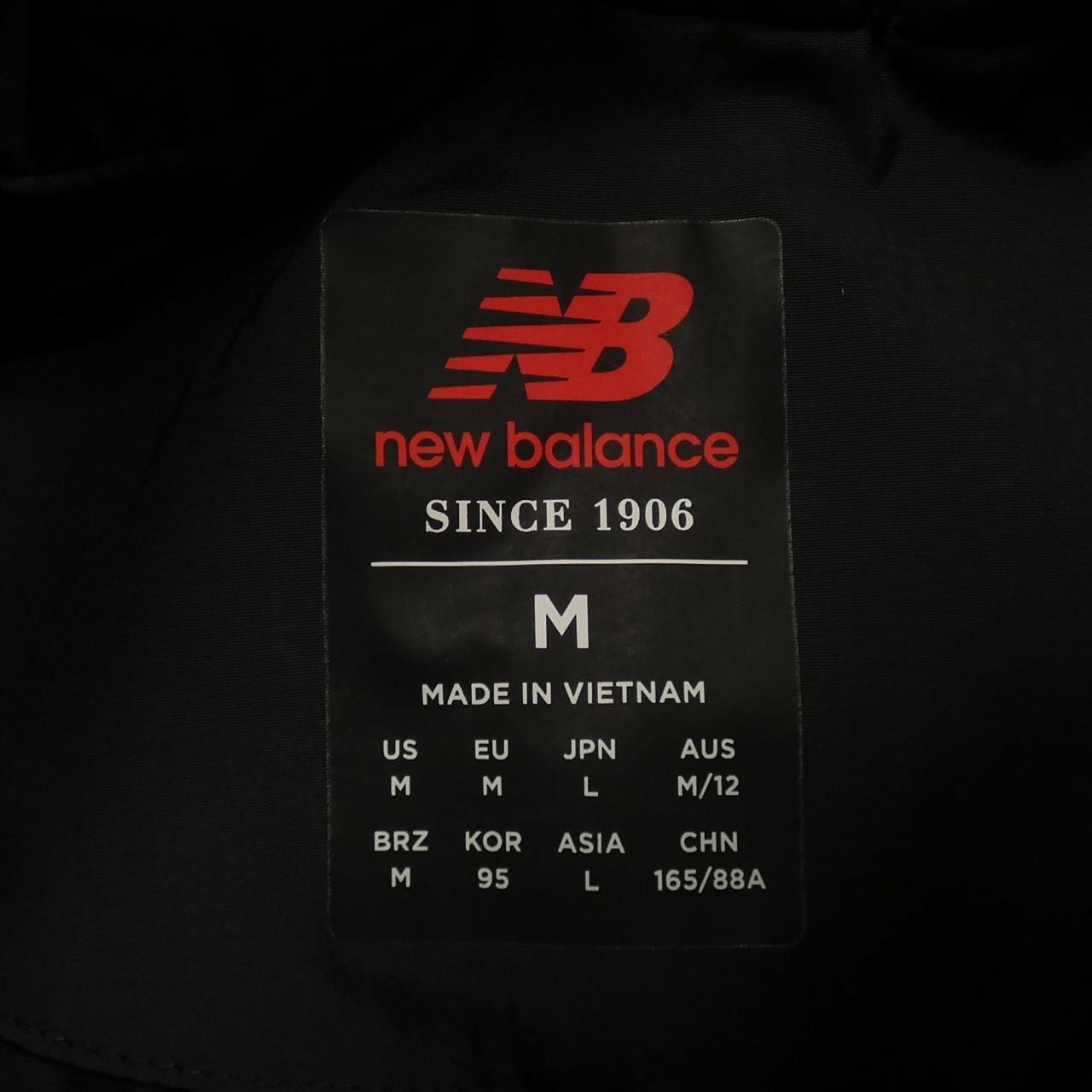 新百伦NEW BALANCE夹克衫